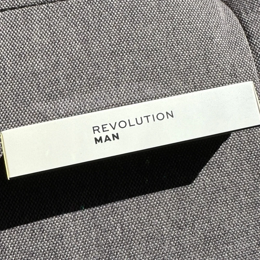 REVOLUTION MAN HAIR FLIP COMB